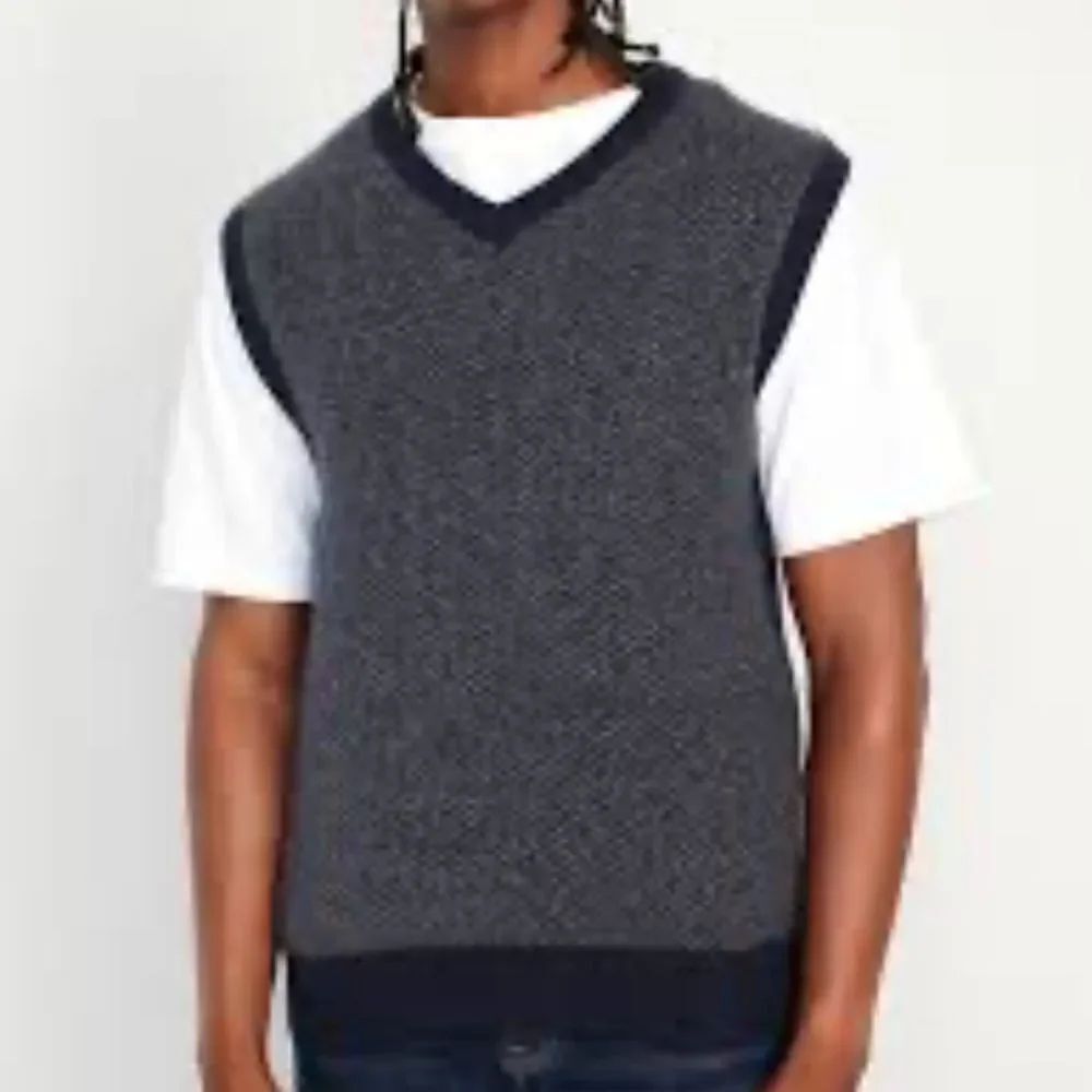 Old Navy Soft Blue Sweater V-neck Vest in Size Medium